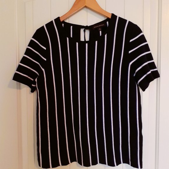 Banana Republic Striped Short Sleeve Sweater Keyhole Back Navy Blue Size M - Picture 1 of 9